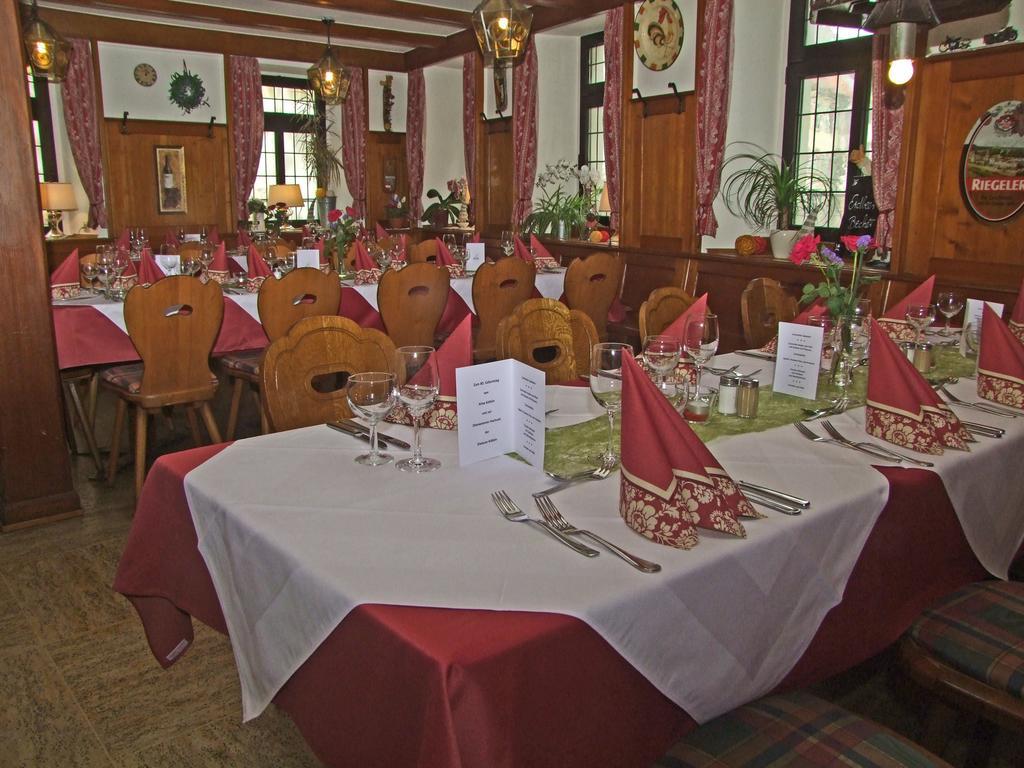 Hotel Beller Кенцінґен Екстер'єр фото