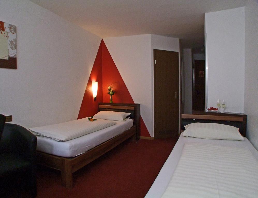 Hotel Beller Кенцінґен Екстер'єр фото