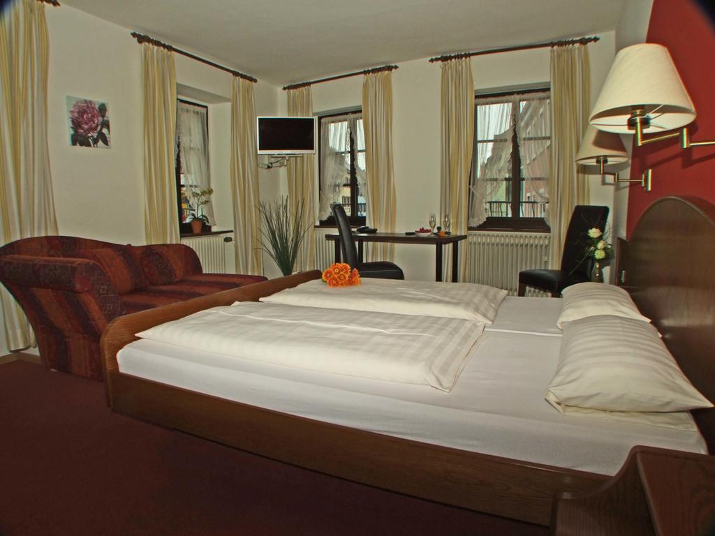 Hotel Beller Кенцінґен Екстер'єр фото