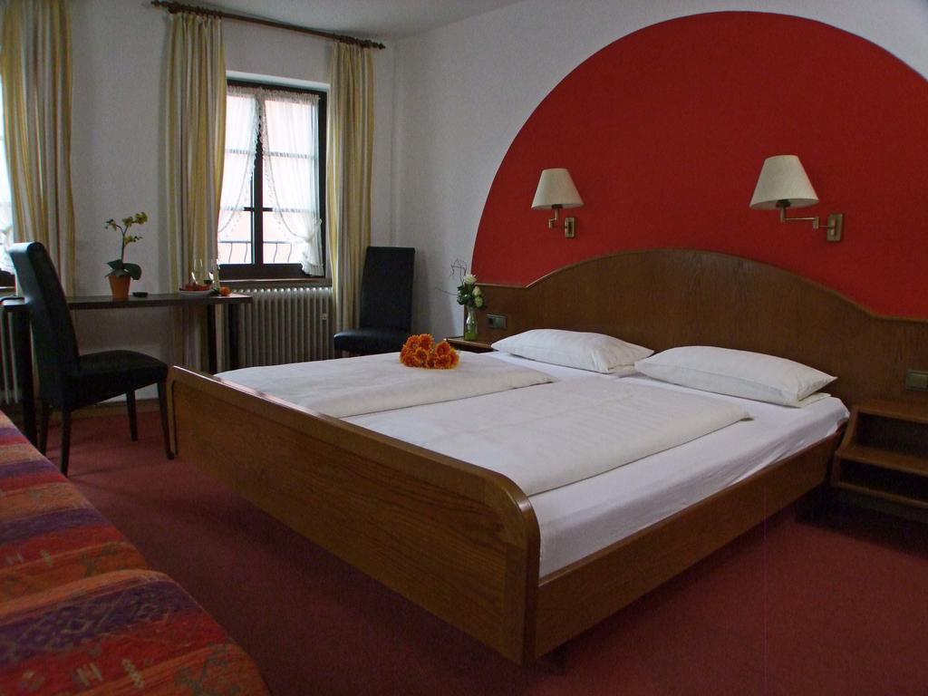Hotel Beller Кенцінґен Екстер'єр фото