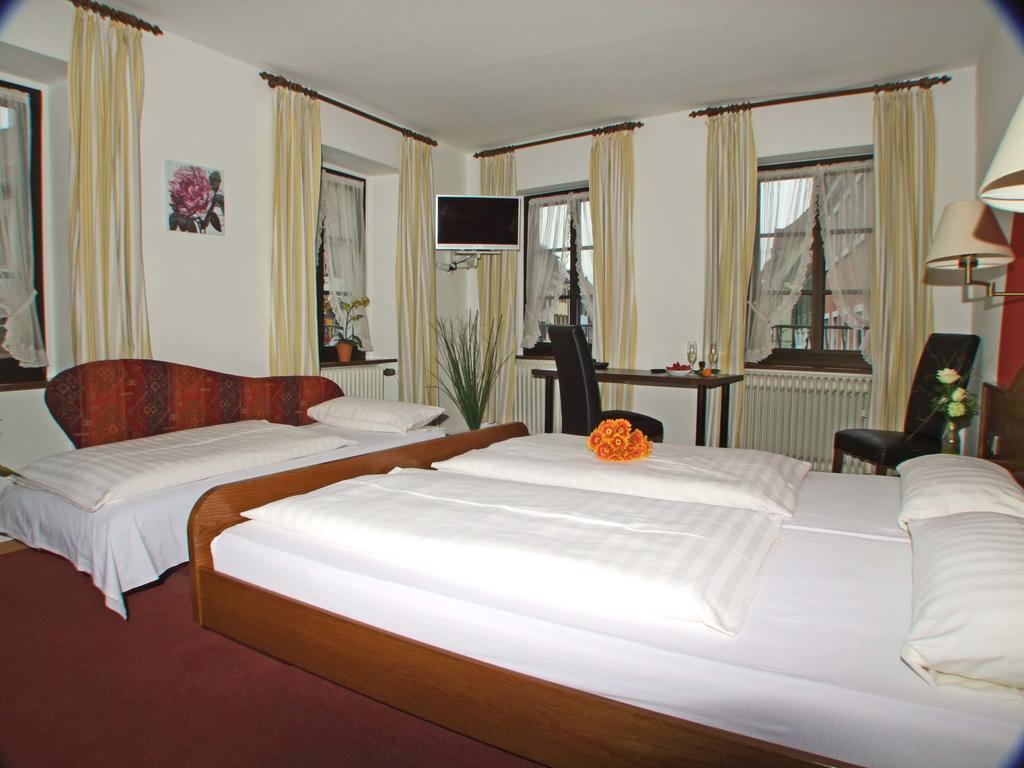 Hotel Beller Кенцінґен Екстер'єр фото