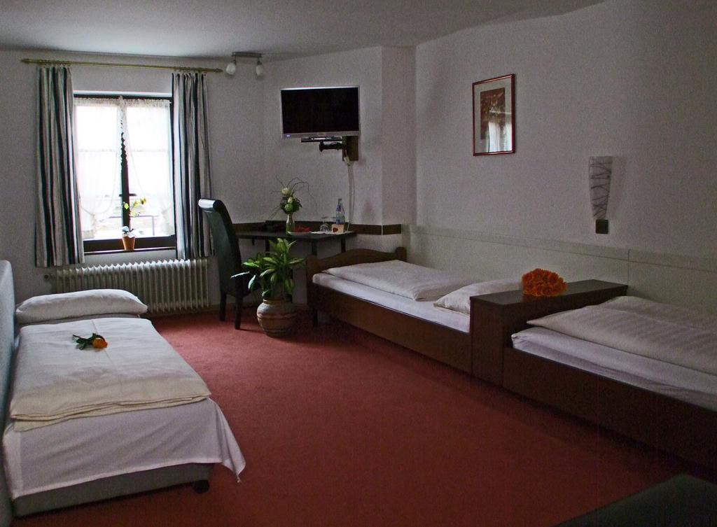 Hotel Beller Кенцінґен Екстер'єр фото