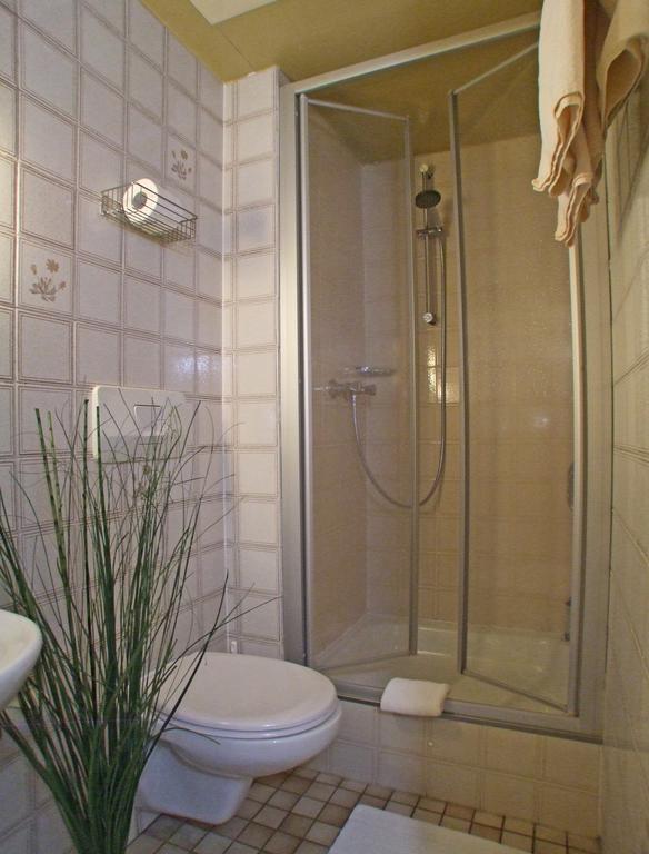 Hotel Beller Кенцінґен Екстер'єр фото