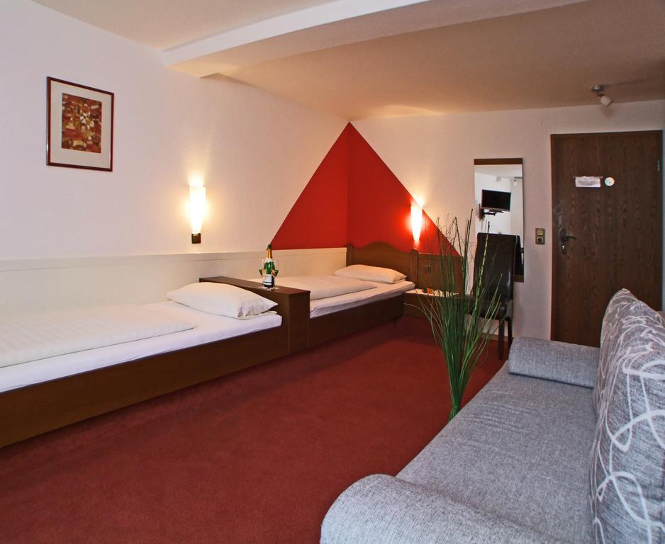 Hotel Beller Кенцінґен Екстер'єр фото