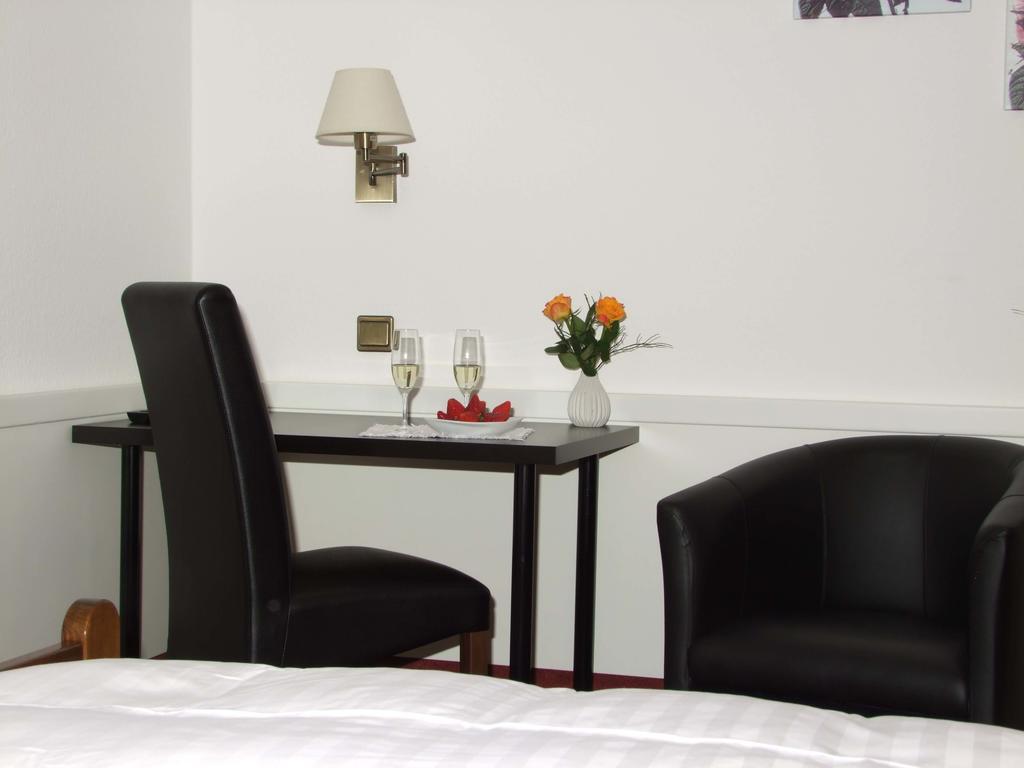 Hotel Beller Кенцінґен Екстер'єр фото