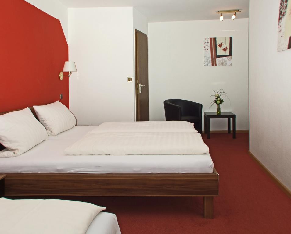Hotel Beller Кенцінґен Екстер'єр фото