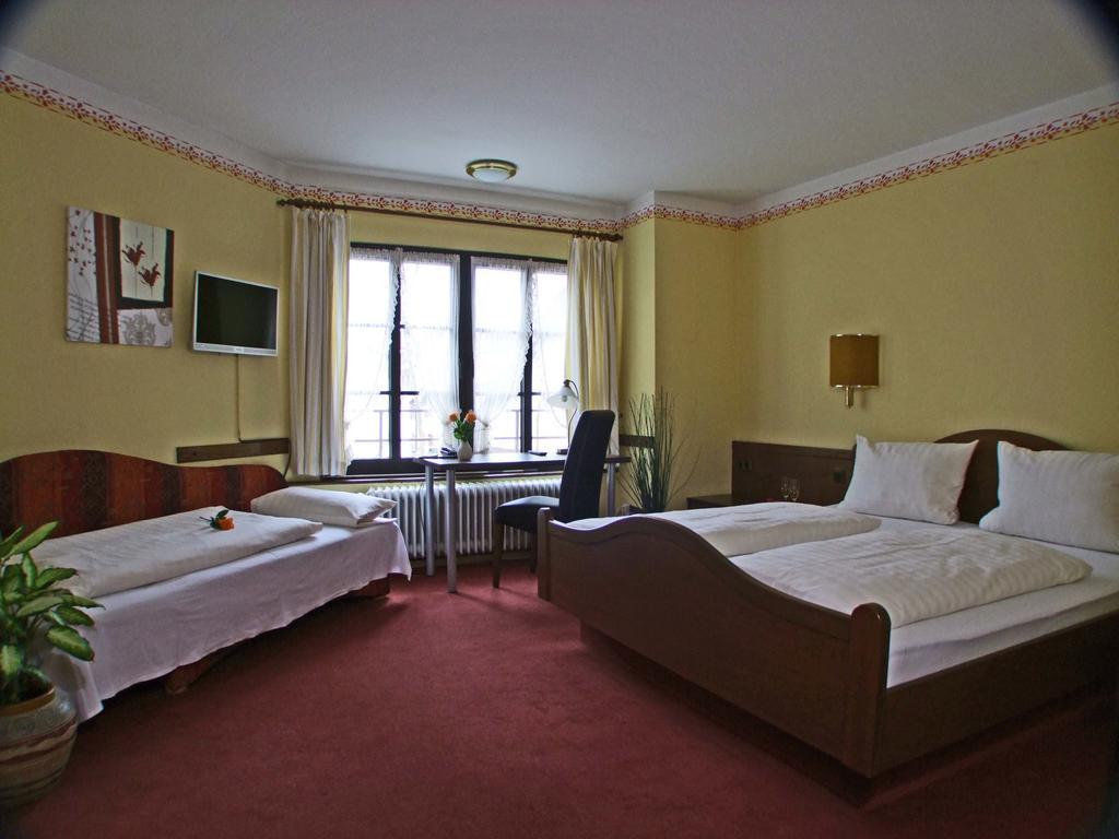Hotel Beller Кенцінґен Екстер'єр фото